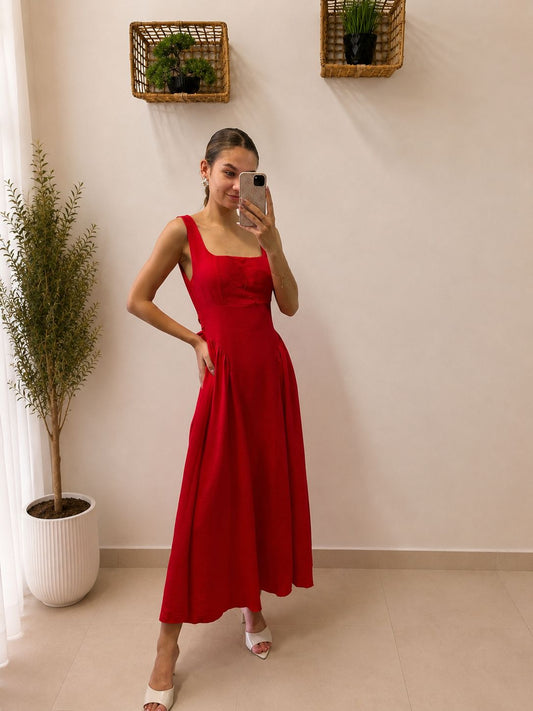 Elegantné maxi šaty s odhaleným chrbtom a mašľou