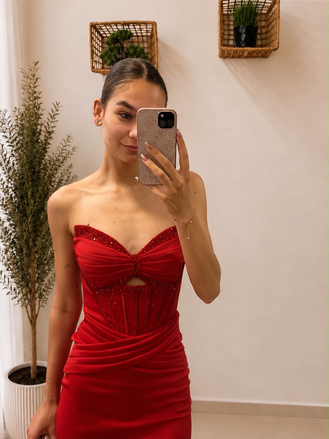 Luxusné korzetové mini šaty s trblietavým zdobením