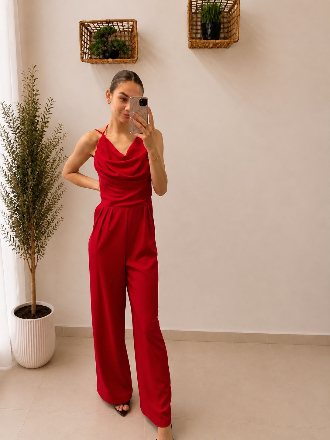 Elegantný overal so širokými nohavicami