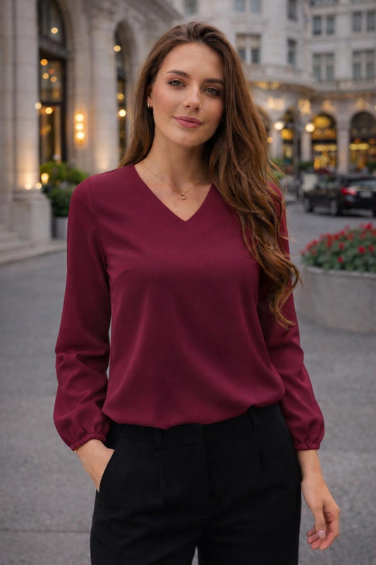 Elegantná dámska blúzka s véčkovým výstrihom