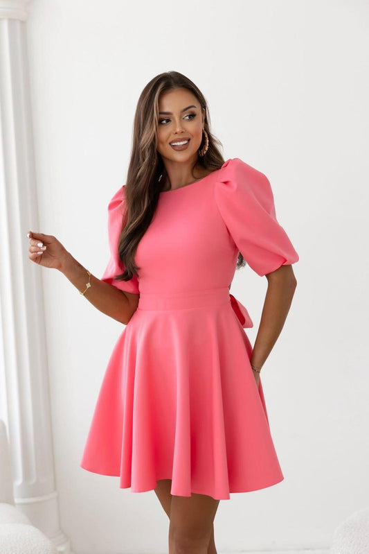 Romantické mini šaty s naberanými rukávmi