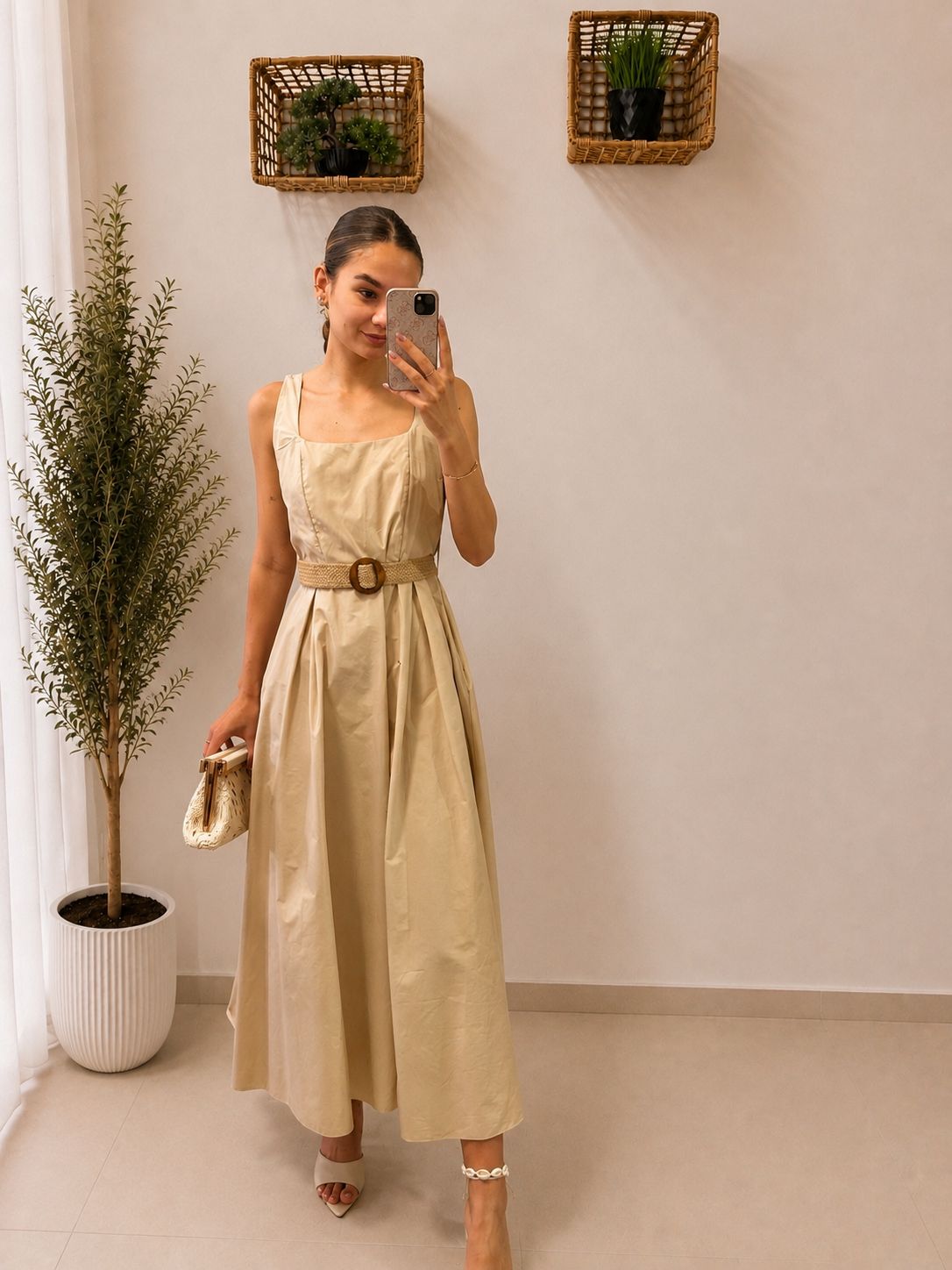 Elegantné maxi šaty s opaskom