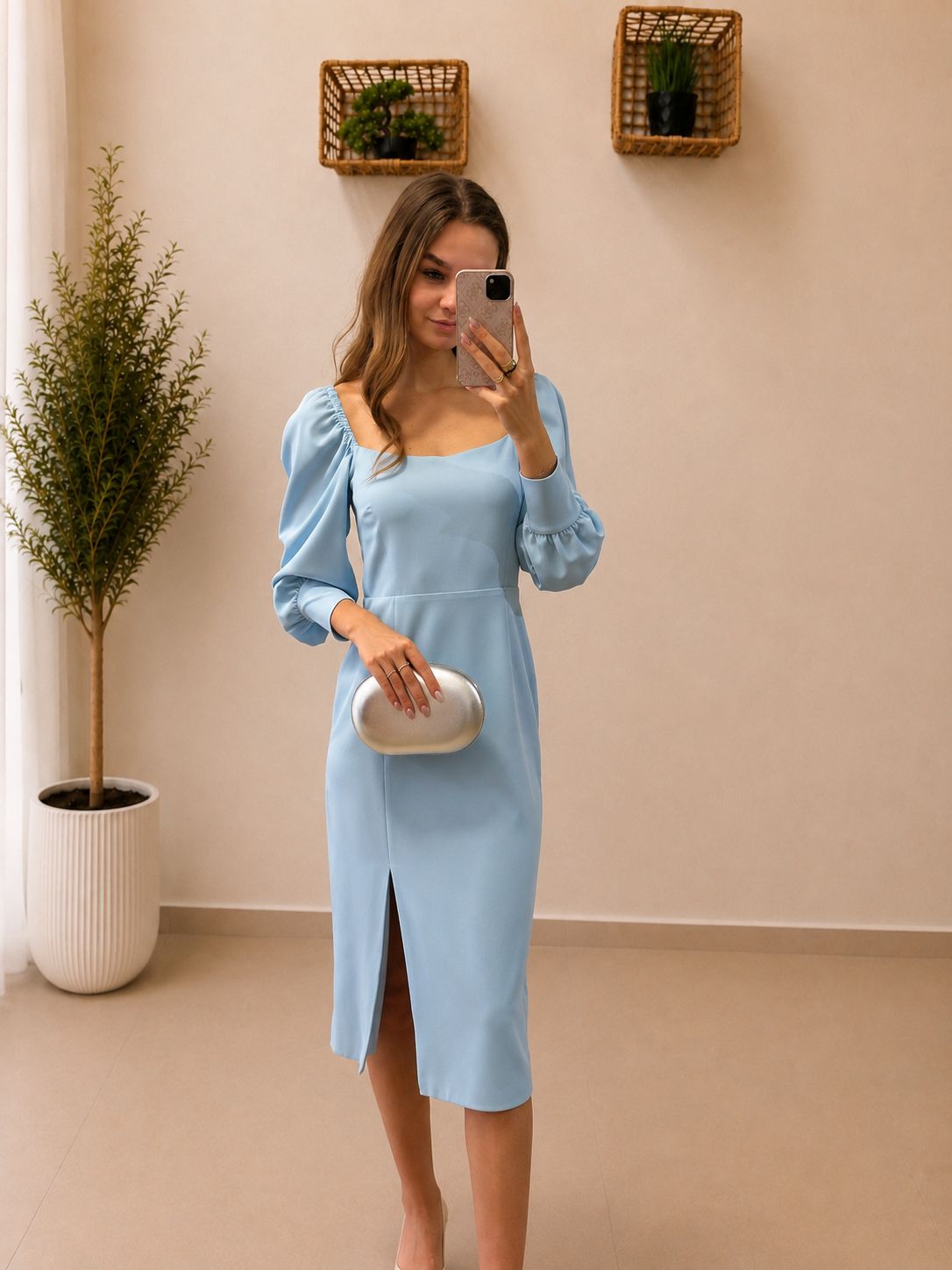 Elegantné midi šaty s puff rukávmi a rozparkom
