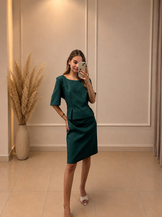 Elegantné šaty s efektom dvojdielneho kompletu