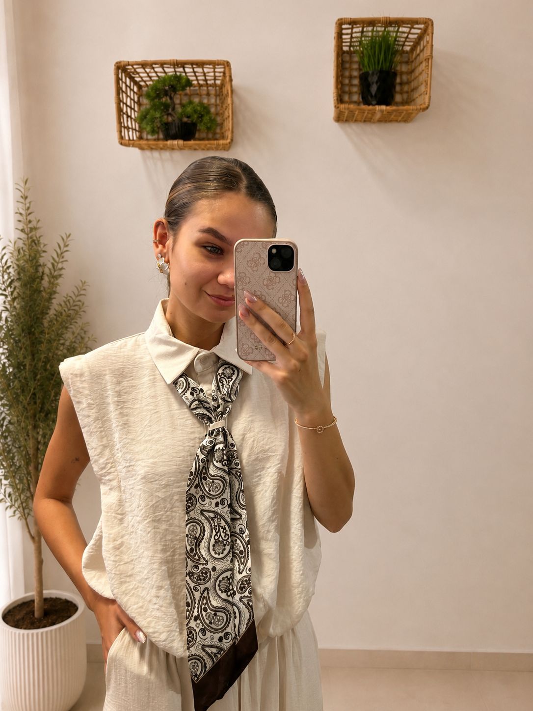 Elegantný 3-dielny komplet nohavíc, topu a šatky
