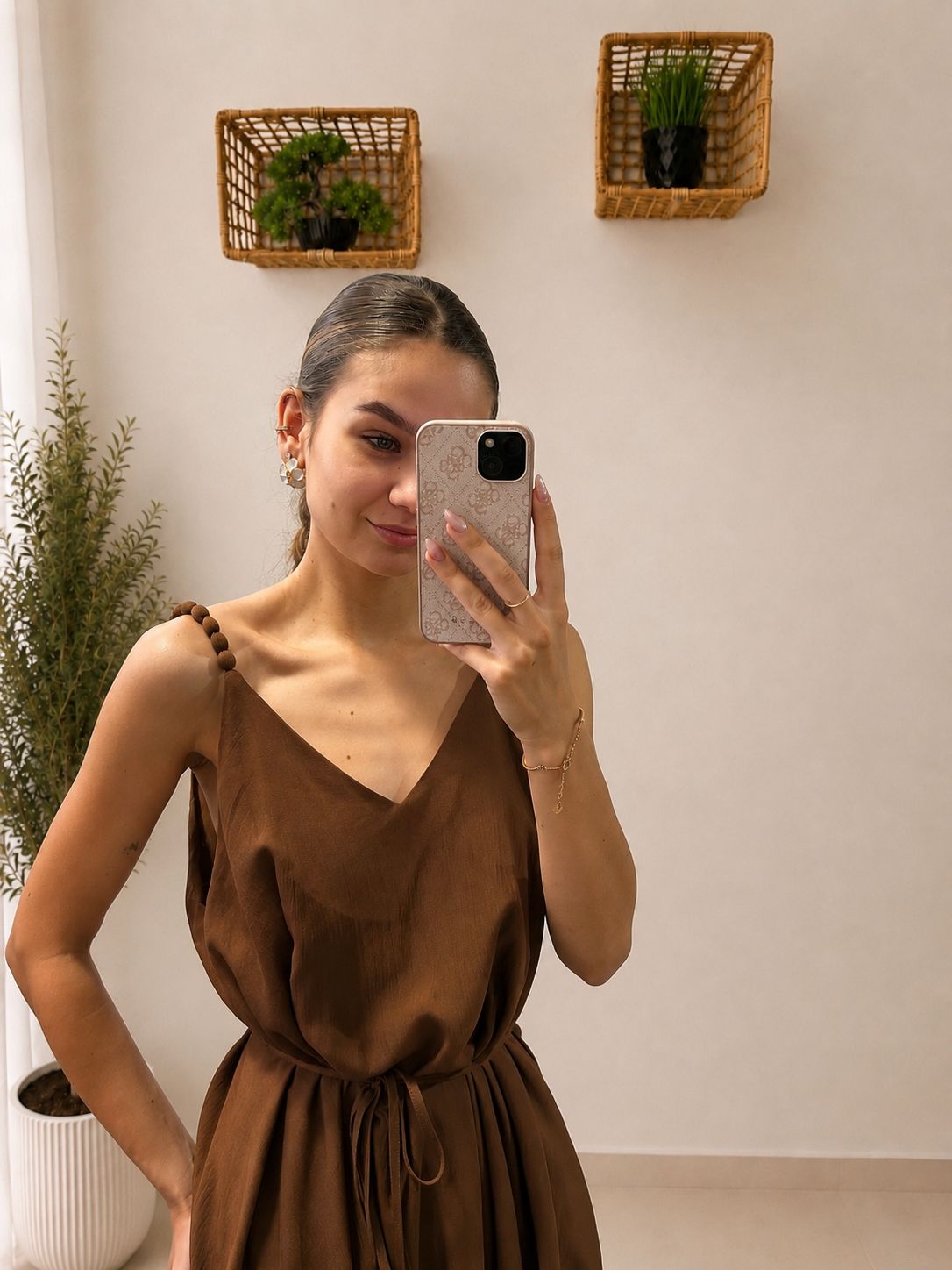 Romantické vrstvené maxi šaty s ozdobnými ramienkami