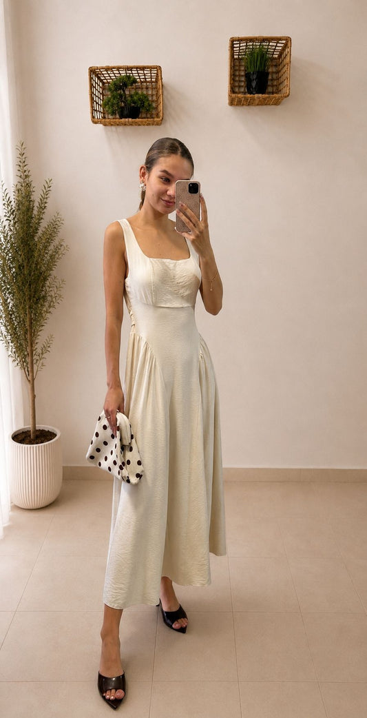 Elegantné maxi šaty s odhaleným chrbtom a mašľou