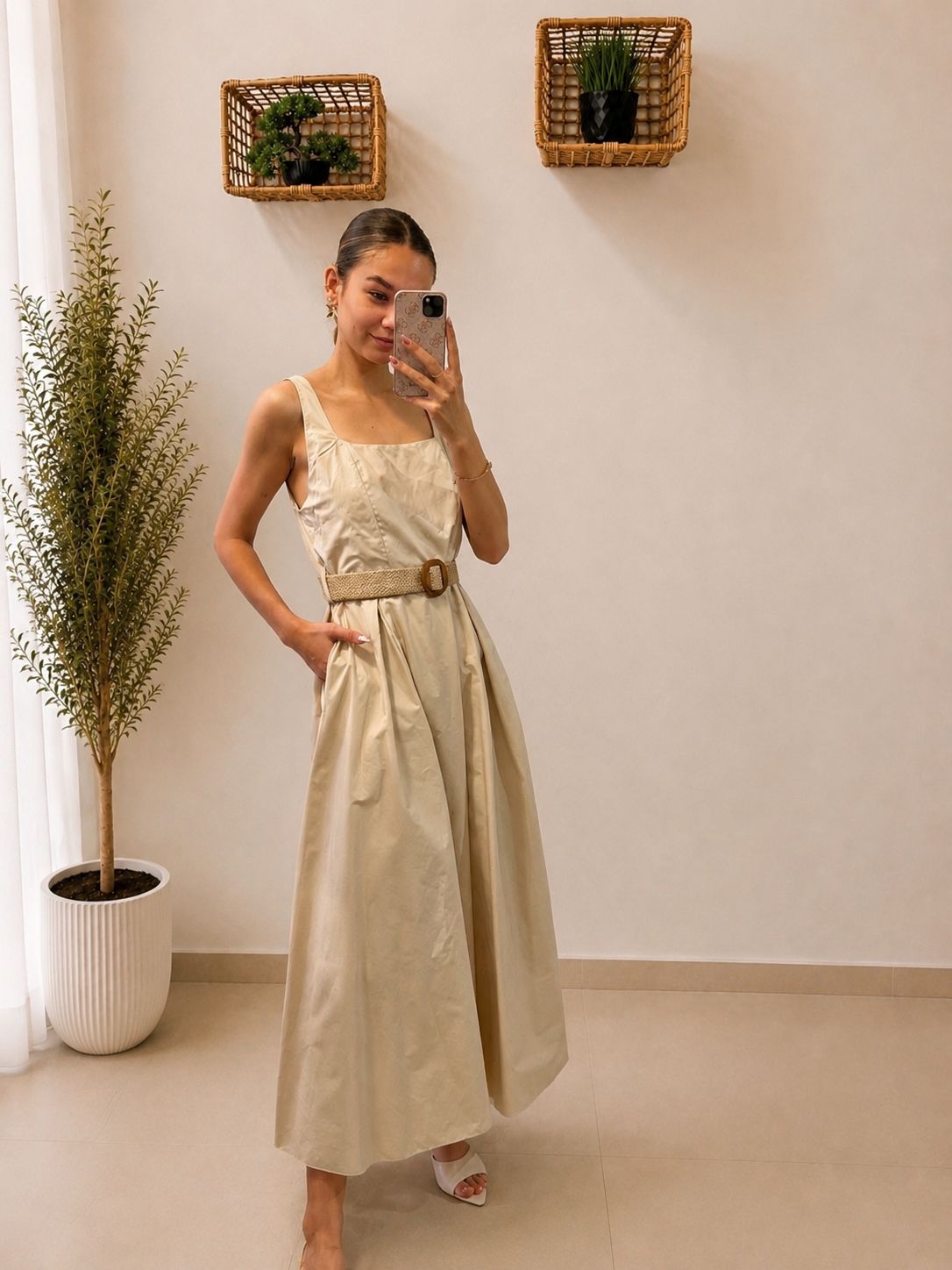 Elegantné maxi šaty s opaskom
