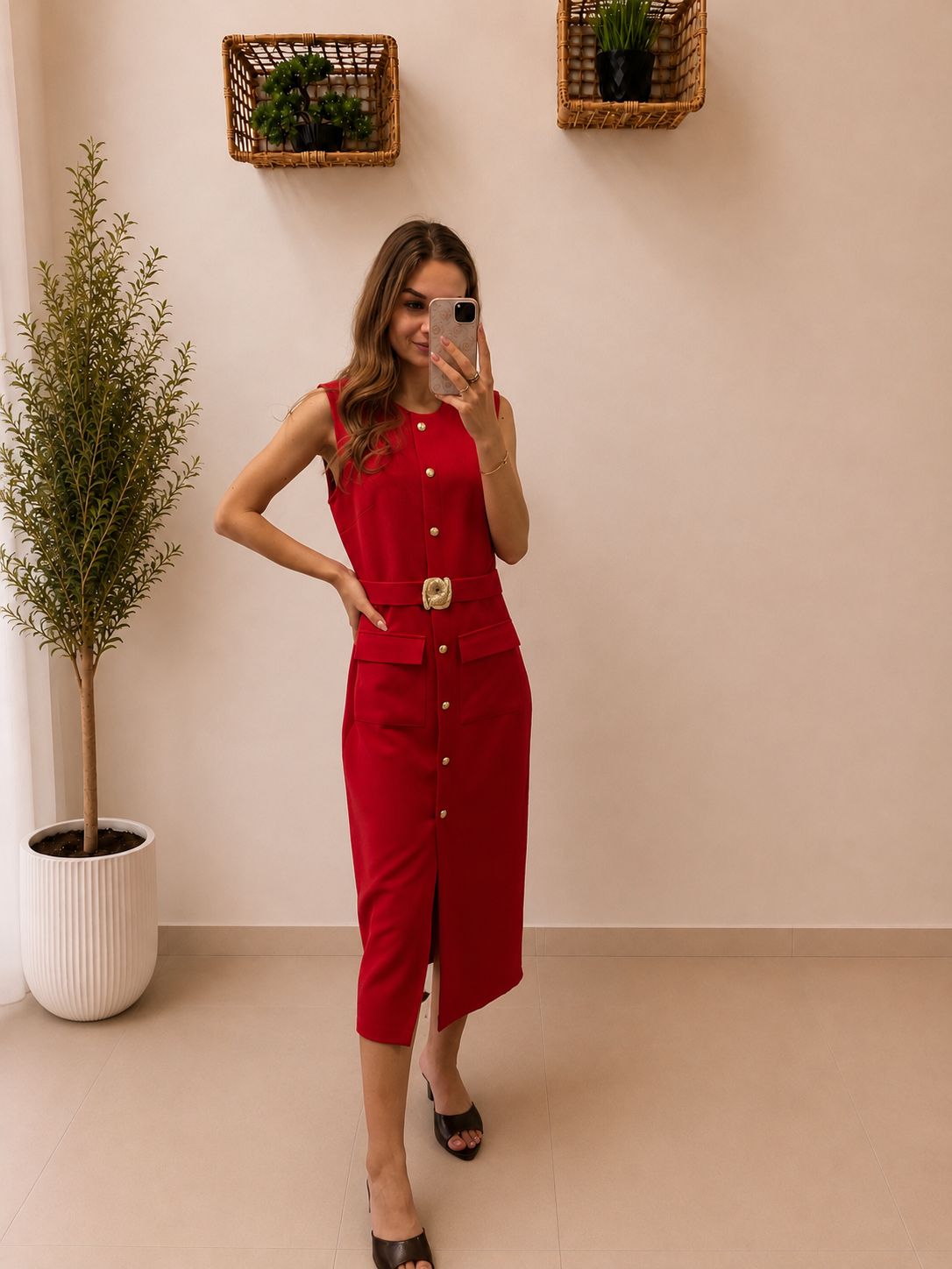 Elegantné midi šaty s opaskom a gombíkmi