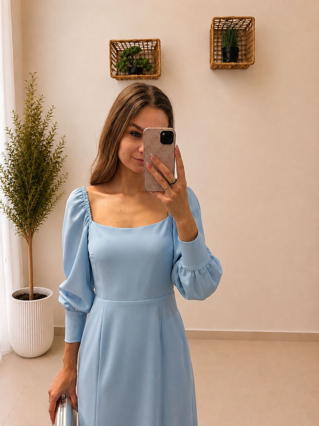 Elegantné midi šaty s puff rukávmi a rozparkom