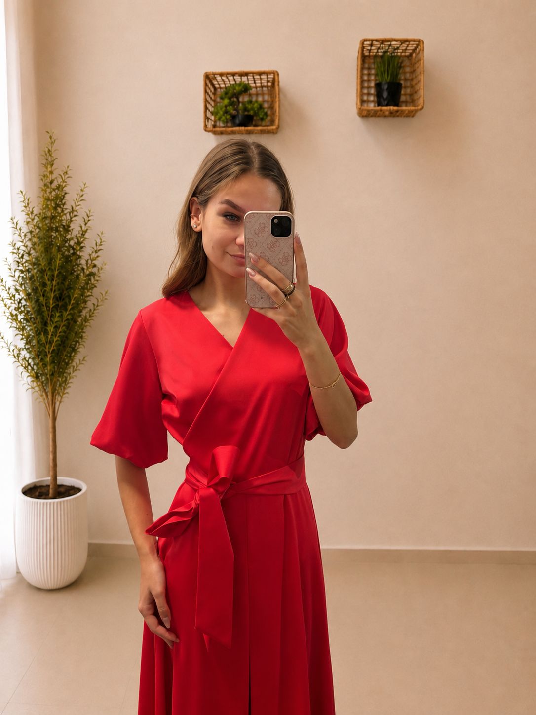 Elegantné zavinovacie midi šaty s opaskom