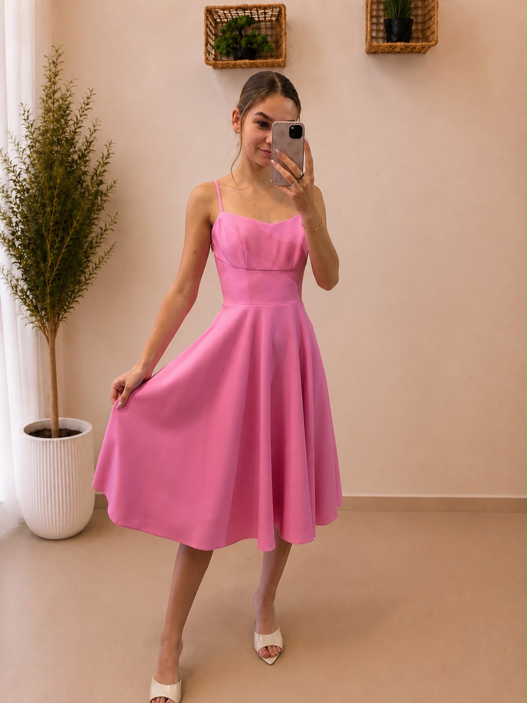 Elegantné šaty s bohatou áčkovou sukňou
