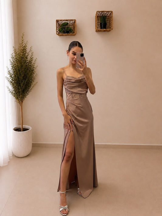 Elegantné spoločenské šaty s korzetovým pásom